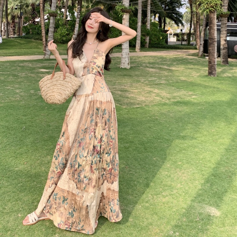 V-neck niche suspender dress 35