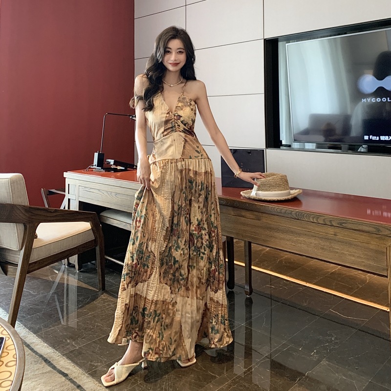 V-neck niche suspender dress 35