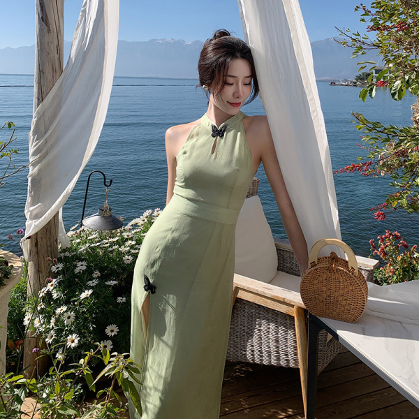 Green halter neck princess dress 104