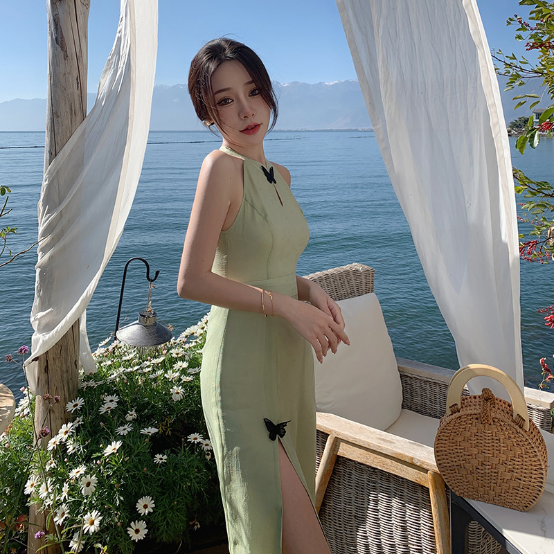 Green halter neck princess dress 104